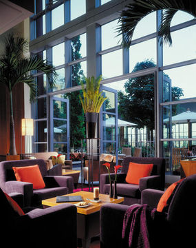 Canary Riverside Plaza Hotel
