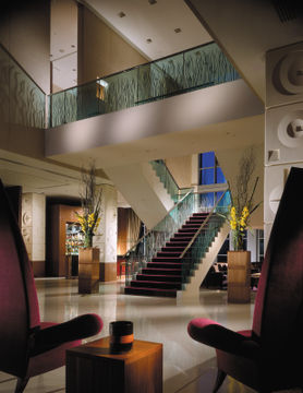 Canary Riverside Plaza Hotel