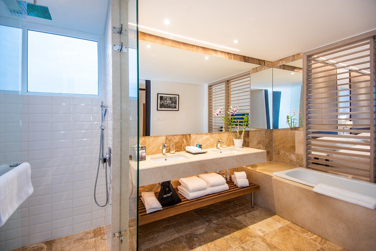 Conrad Cartagena by Hilton