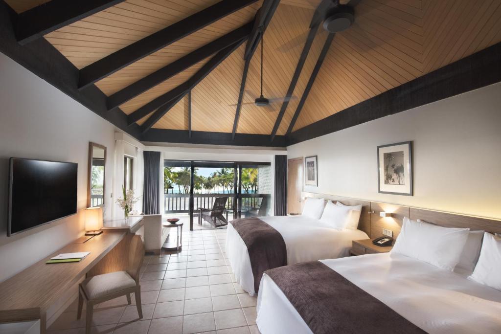 DoubleTree Resort by Hilton Hotel Fiji - Sonaisali Island