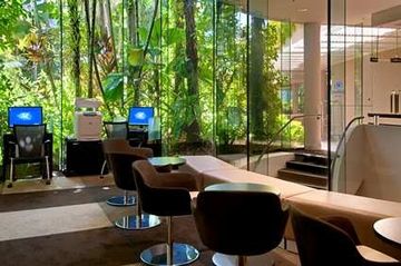 Hilton Cairns