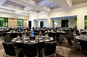 Hilton Cairns