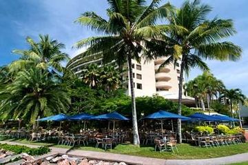 Hilton Cairns