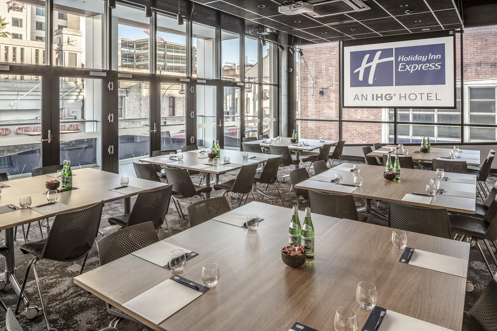 Holiday Inn Express Adelaide City Centre
