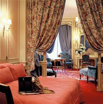 Hotel Raphael