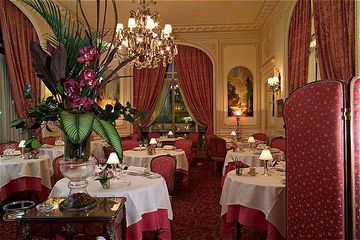 Hotel Raphael