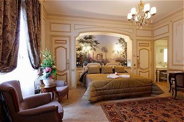Hotel Raphael