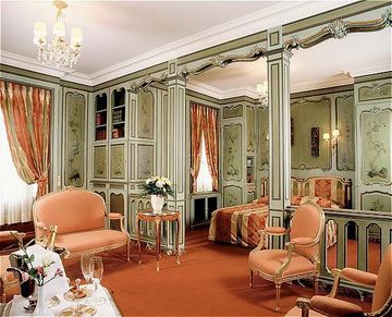 Hotel Raphael