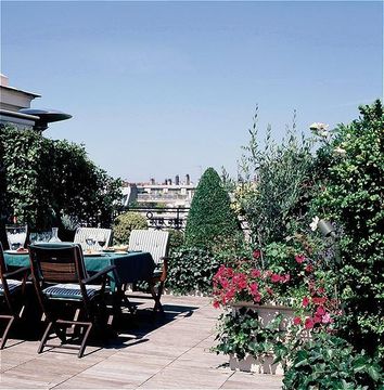Hotel Raphael