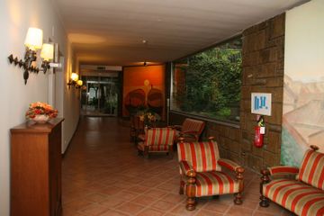 Hotel Shangri-La Roma (Formerly Shangri-la Corsetti)