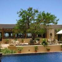 Los Patios Hotel