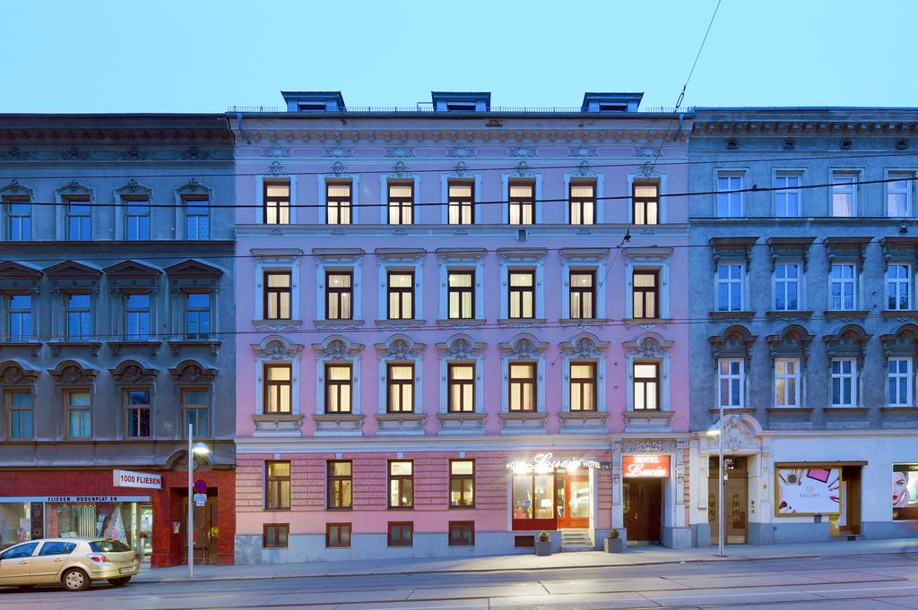 Lucia Hotel