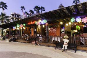 Marina Fiesta Resort & Spa, A La Carte