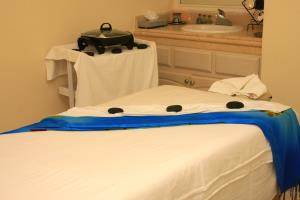 Marina Fiesta Resort & Spa, A La Carte