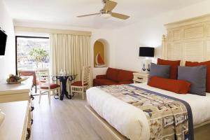 Marina Fiesta Resort & Spa, A La Carte