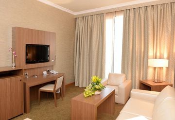 Mercure Grand Hotel Doha City Centre