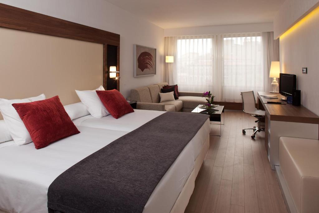 Princesa Plaza Hotel (Formerly Courtyard)