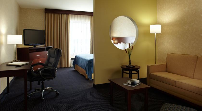 Quality Inn & Suites Brossard