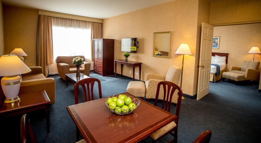 Quality Inn & Suites Brossard
