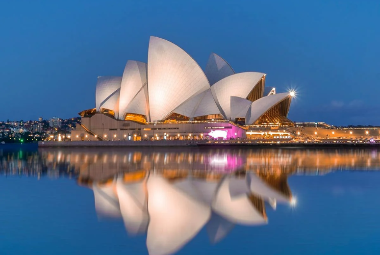 The Wonders Down Under: Crafting the Perfect Australia & New Zealand Journey