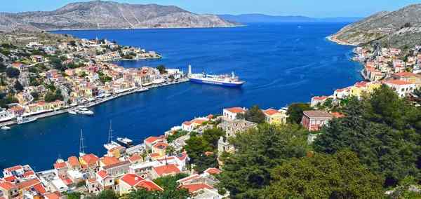 Essential Greece and Greek Isles Explorer