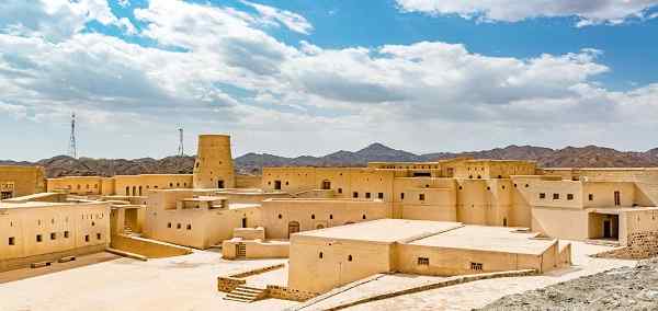 Essential Oman