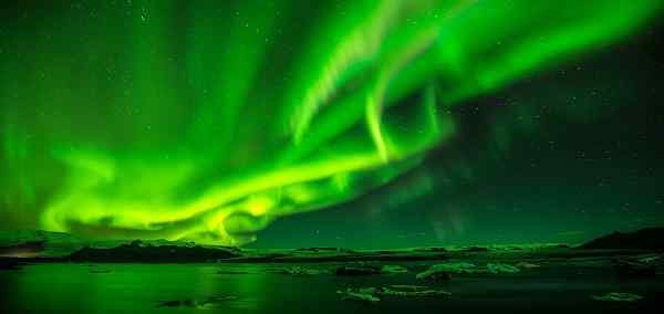 Picturesque Solo Northern lights and Golden Circle of Iceland Tour