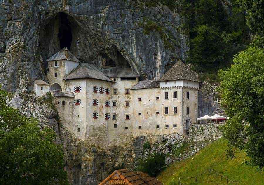 POSTOJNA Caves