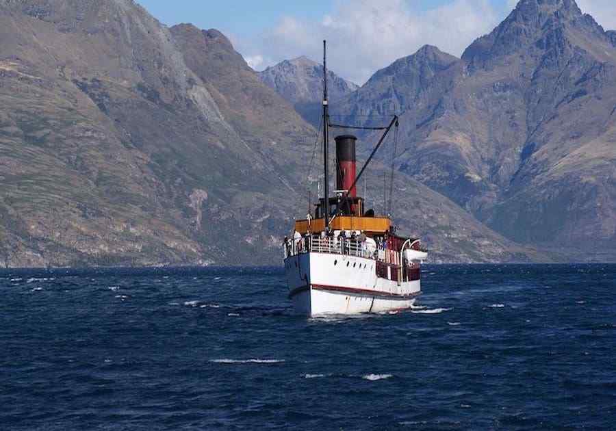 .Lake Wakatipu