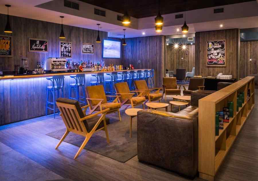 Hotel Bar