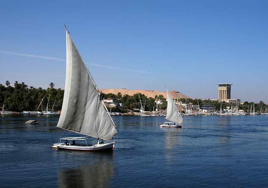 Essential Egypt
